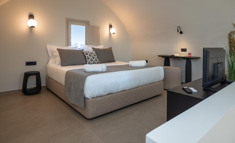 Depalyma Suites | Emporio, Santorini, Cyclades